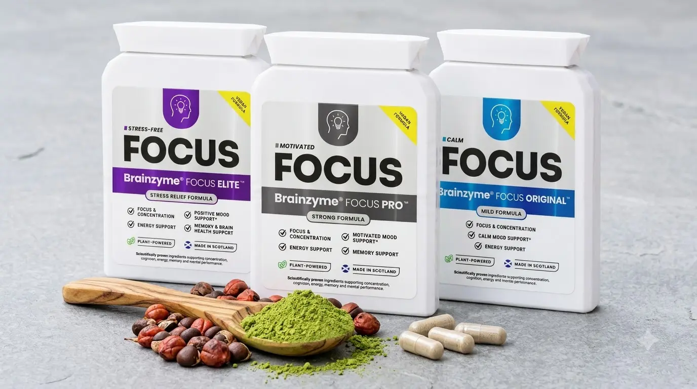 Brainzyme FOCUS capsules next to matcha and guarana, the natural caffeine sources